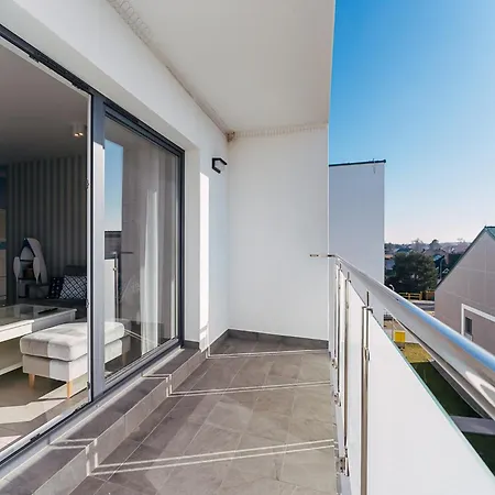 Comfortable 2-room Only 450 M From The Beach, Appartamento *